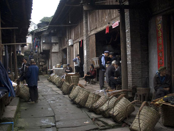  A Small Country Fair in Luocheng 